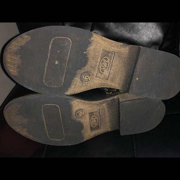 Boots - Picture 3 of 3